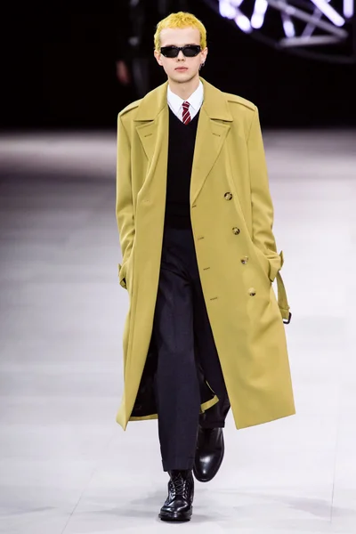 Look 17